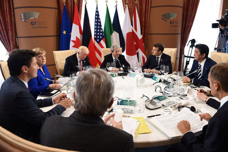 Các lãnh đạo G7 nhóm họp tại Silicy, Italy ngày 27/5.